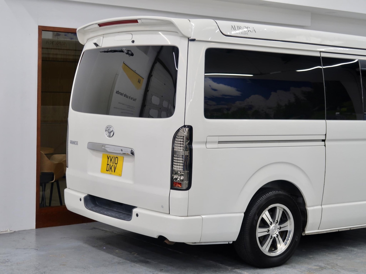 Used Toyota HiAce 2025 for sale - 77001649: Photo 11