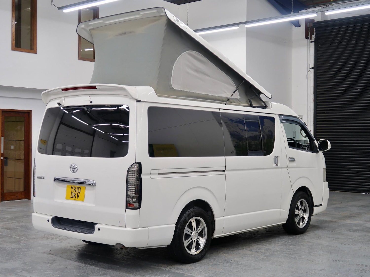 Used Toyota HiAce 2025 for sale - 77001649: Photo 13