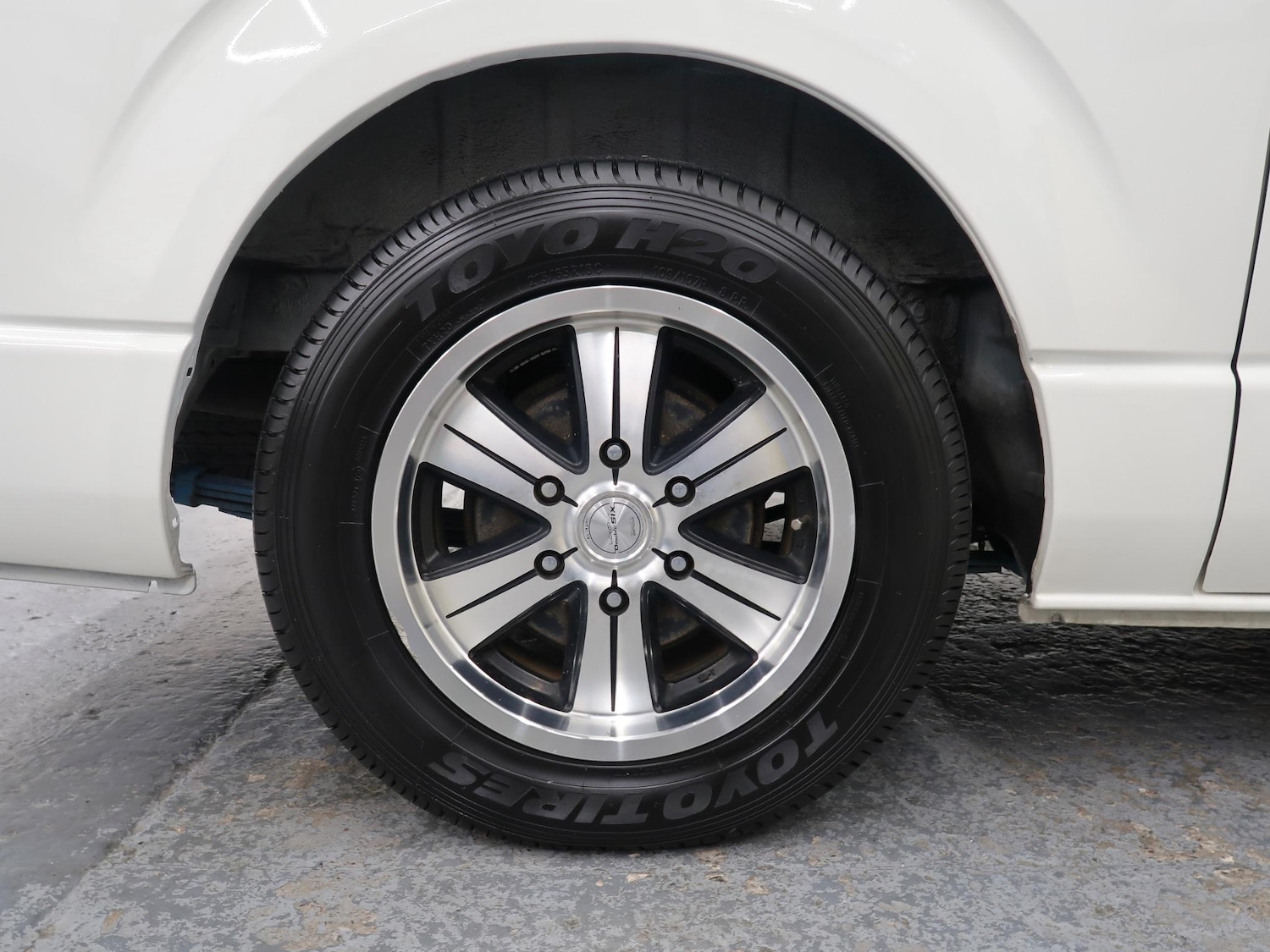 Used Toyota HiAce 2025 for sale - 77001649: Photo 45