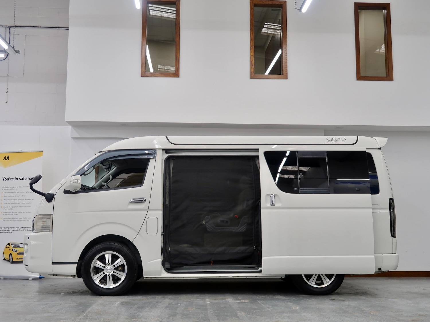 Used Toyota HiAce 2025 for sale - 77001649: Photo 7