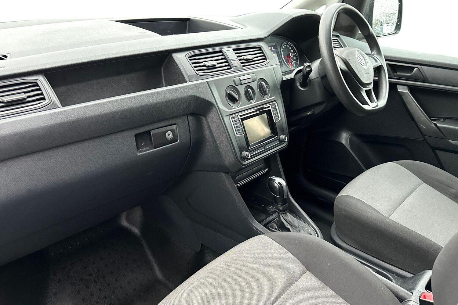 Used Volkswagen Caddy 2017 for sale - 76673650: Photo 2