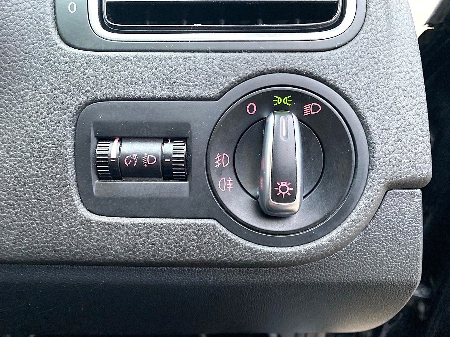 Used Volkswagen Polo 2013 for sale - 77036214: Photo 15