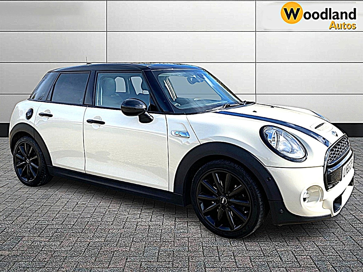 Used MINI Hatch 2016 for sale - 77804030: Photo 2