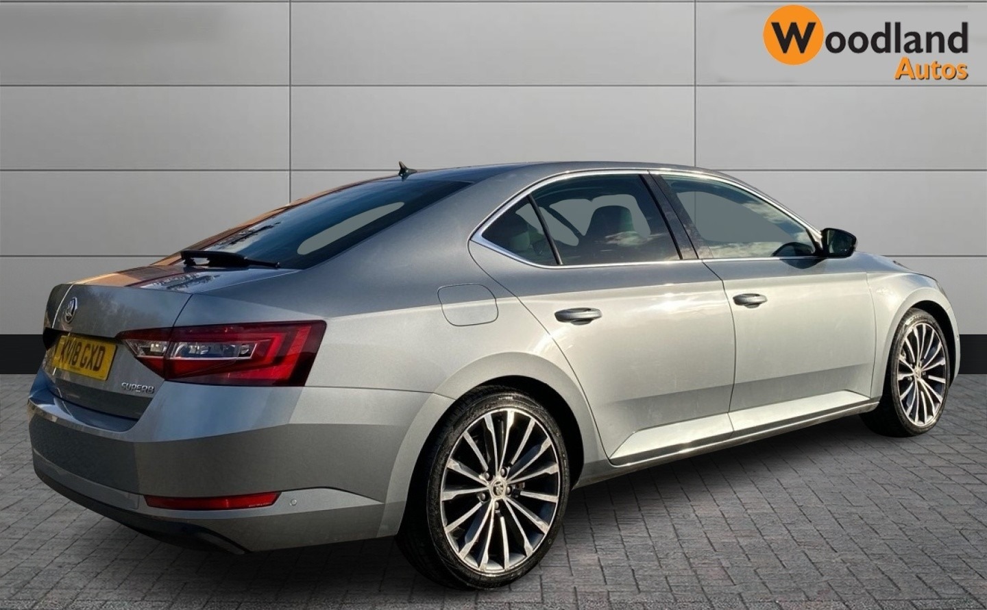 Used Skoda Superb 2018 for sale - 76579709: Photo 2