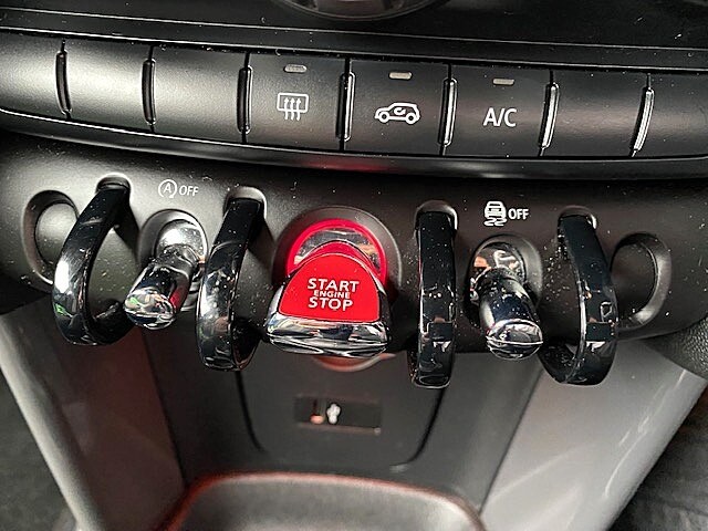 Used MINI Hatch 2019 for sale - 76252456: Photo 32