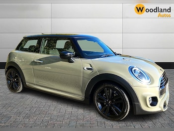 Used MINI Hatch 2019 for sale - 76252456: Photo