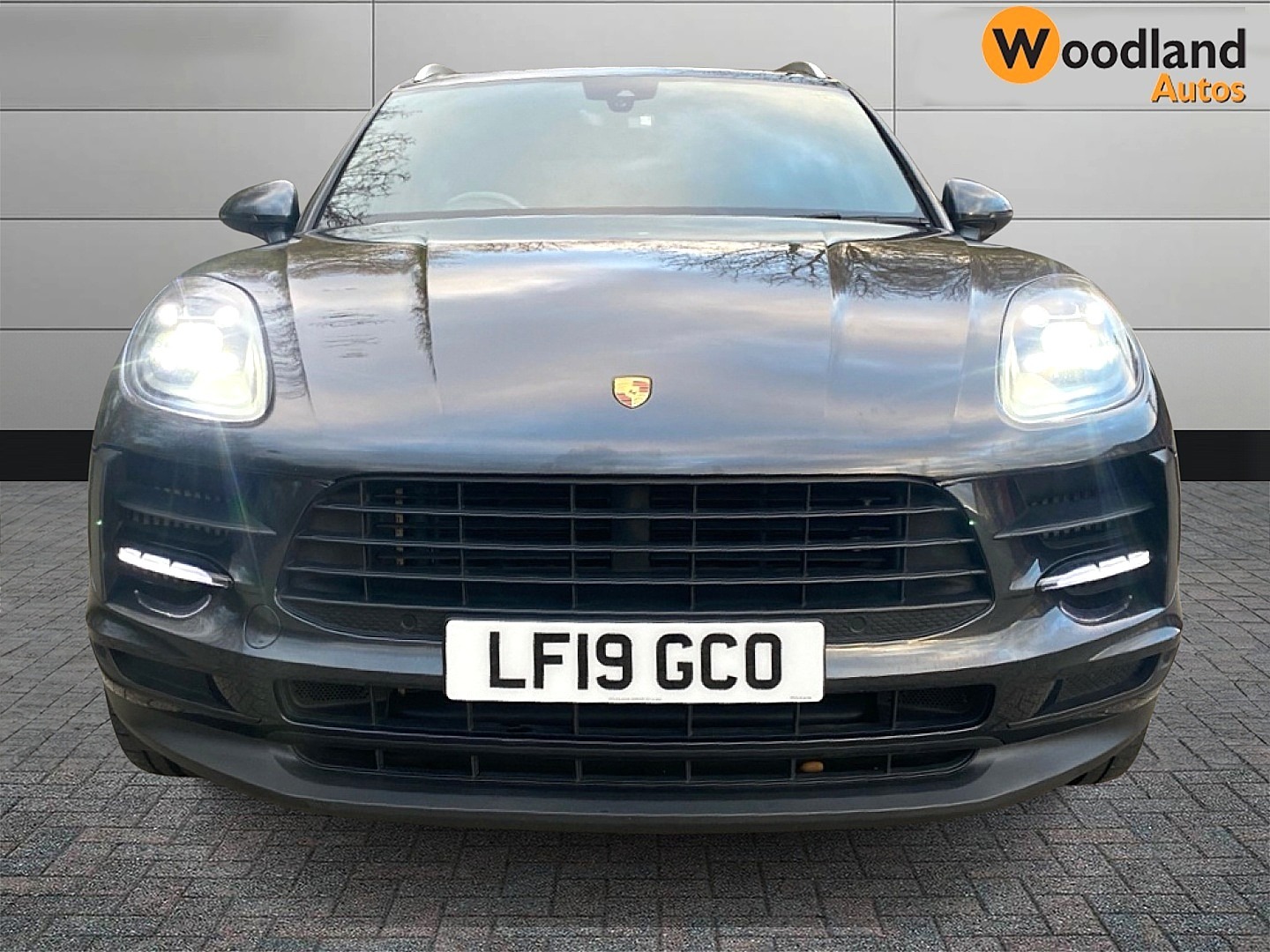 Used Porsche Macan 2019 for sale - 76652900: Photo 2