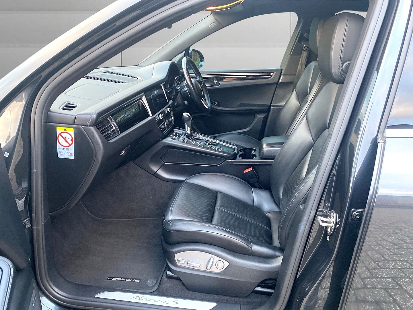 Used Porsche Macan 2019 for sale - 76652900: Photo 27