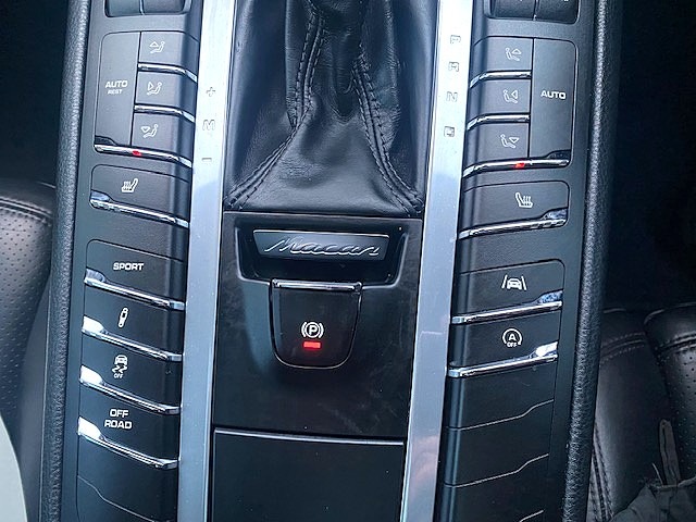 Used Porsche Macan 2019 for sale - 76652900: Photo 30