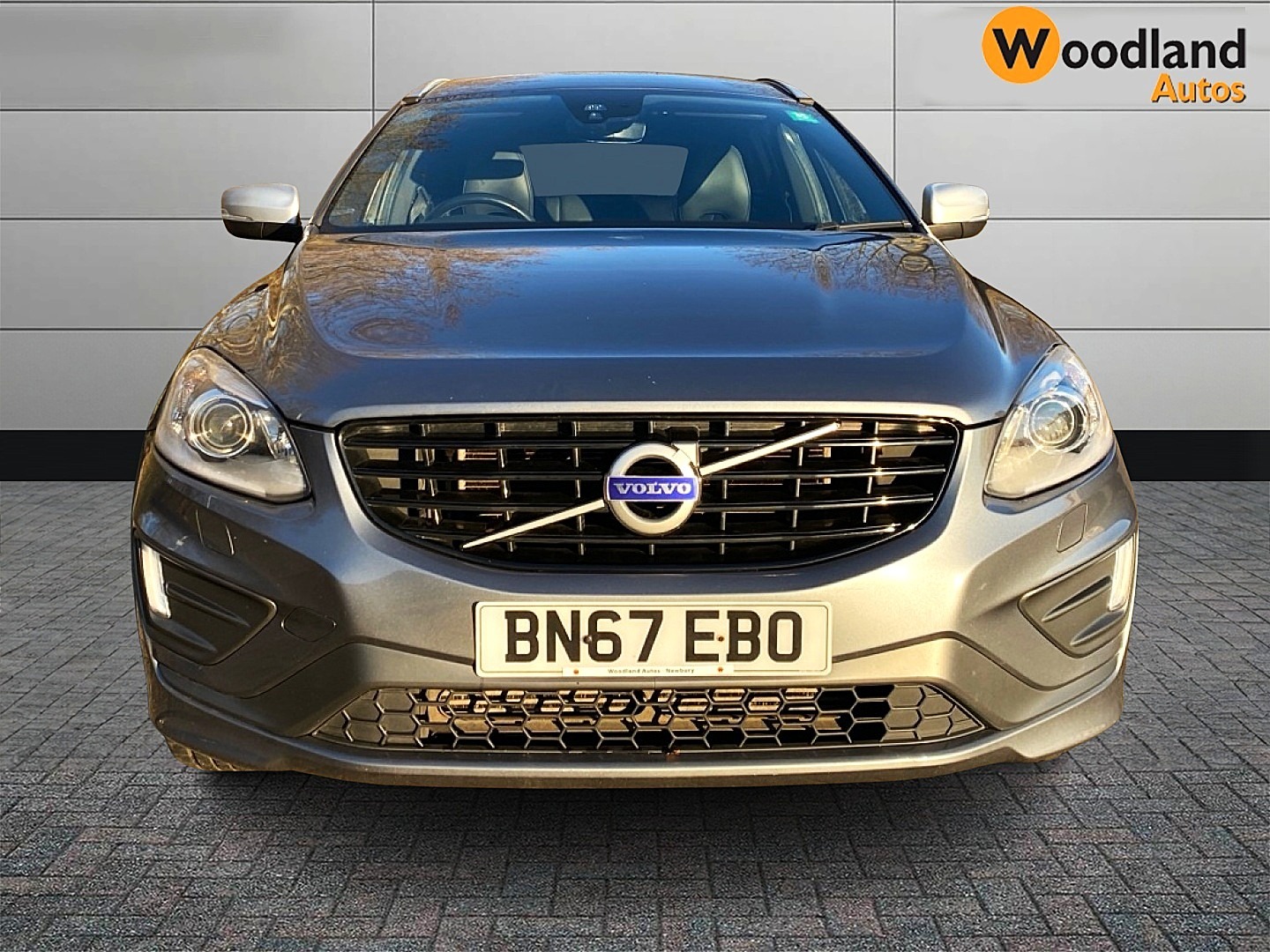 Used Volvo XC60 2017 for sale - 77079283: Photo 2