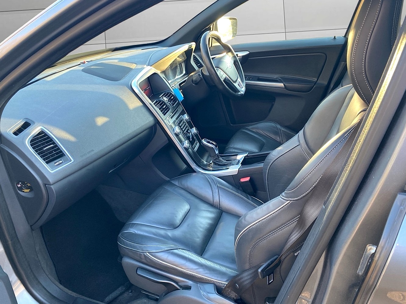 Used Volvo XC60 2017 for sale - 77079283: Photo 27