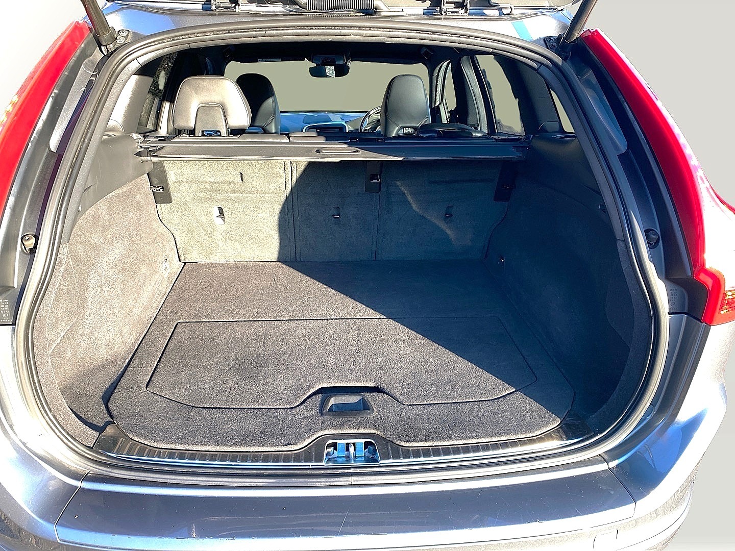 Used Volvo XC60 2017 for sale - 77079283: Photo 28