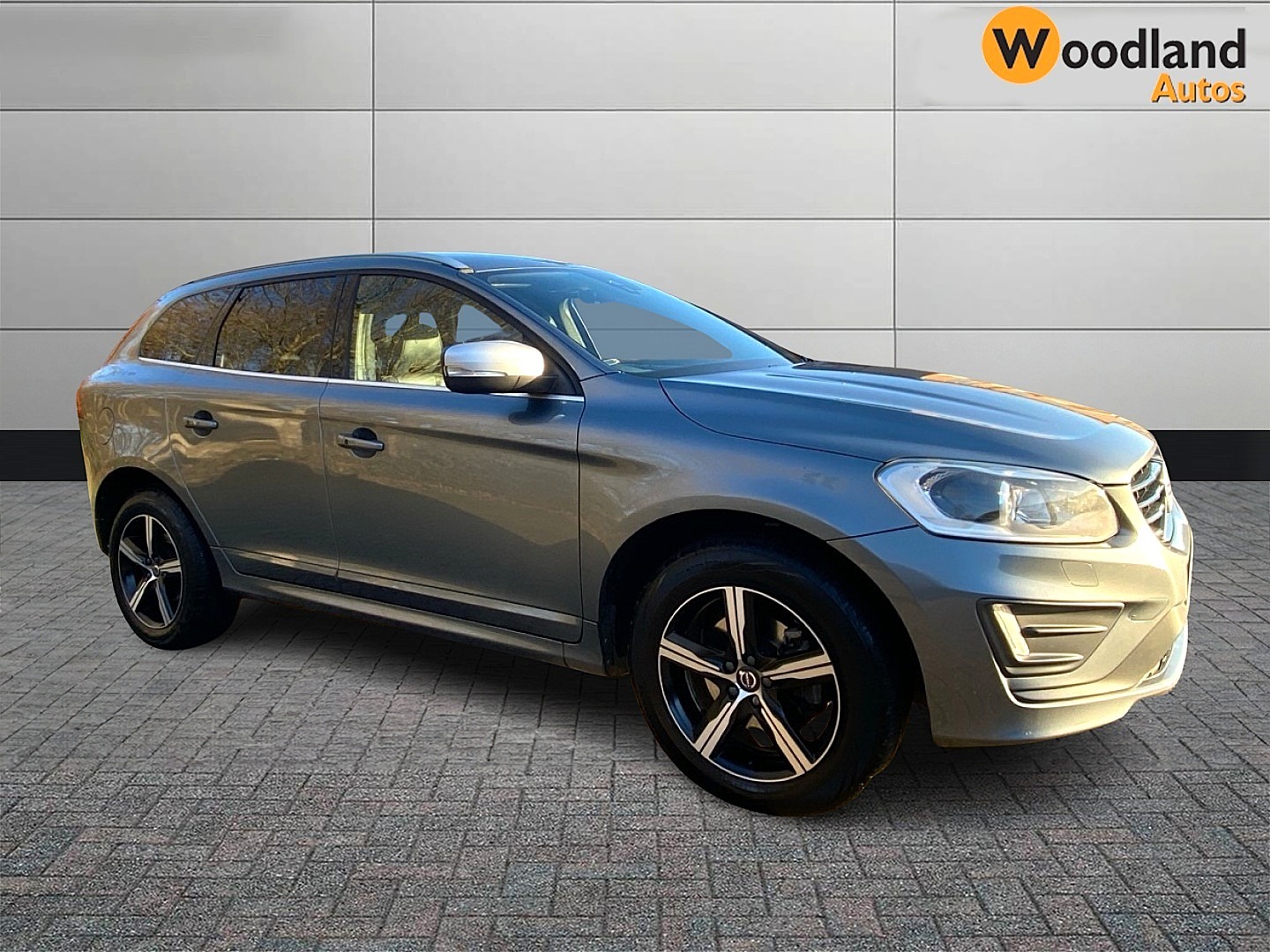 Used Volvo XC60 2017 for sale - 77079283: Photo 3