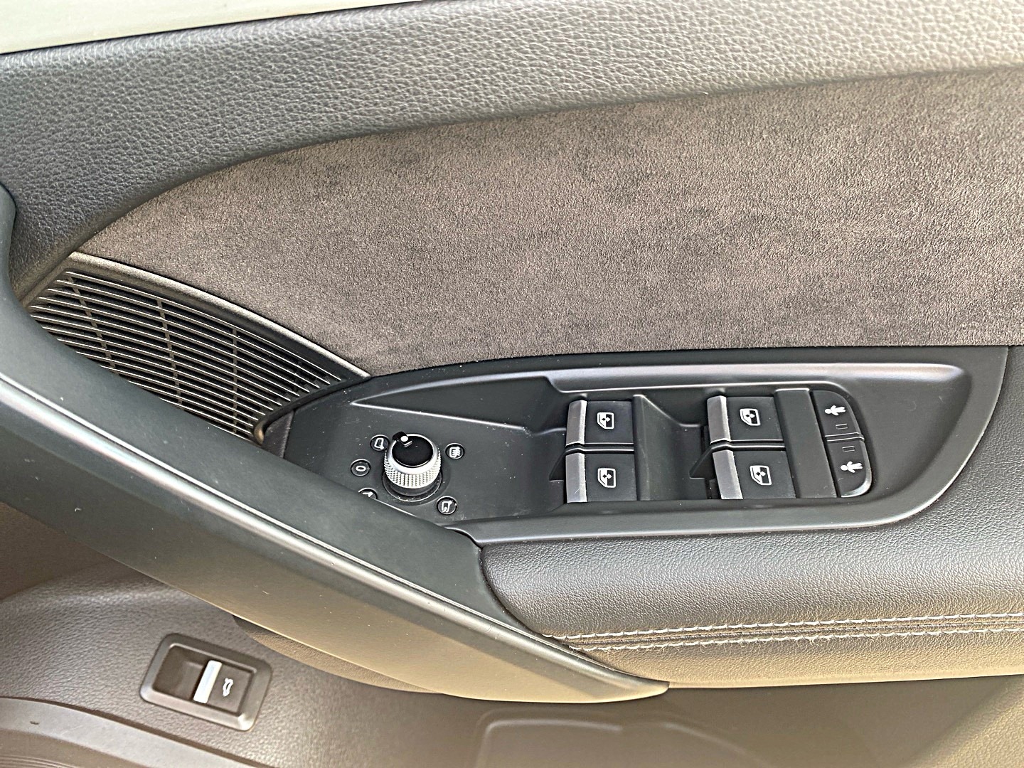 Used Audi SQ5 2017 for sale - 75065110: Photo 29