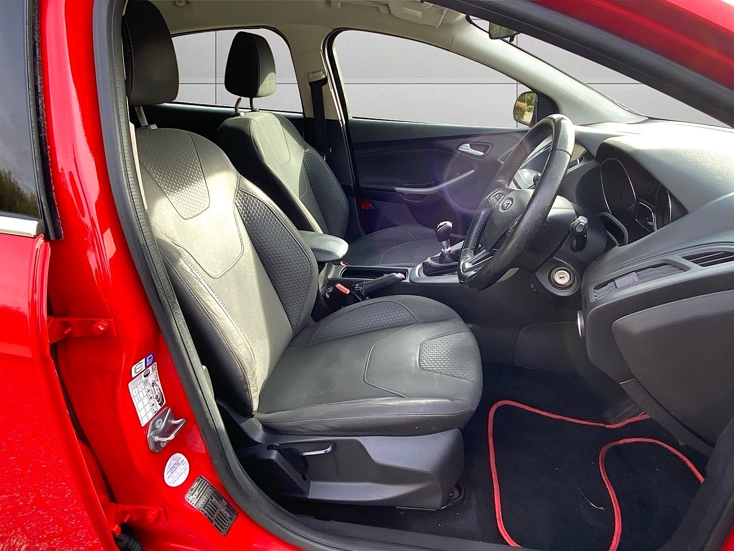 Used Ford Focus 2015 for sale - 76415732: Photo 5