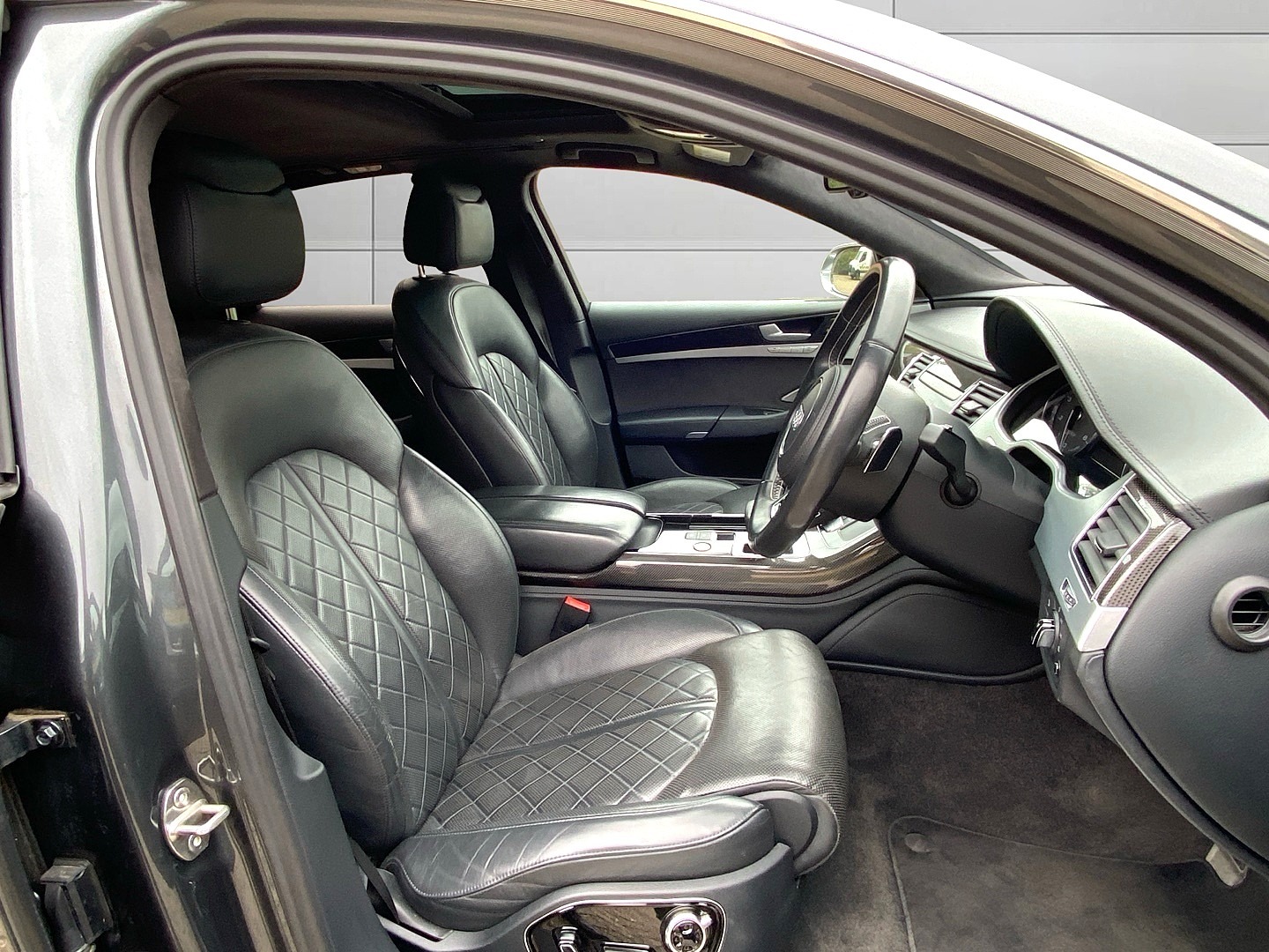 Used Audi S8 2015 for sale - 78106804: Photo 11