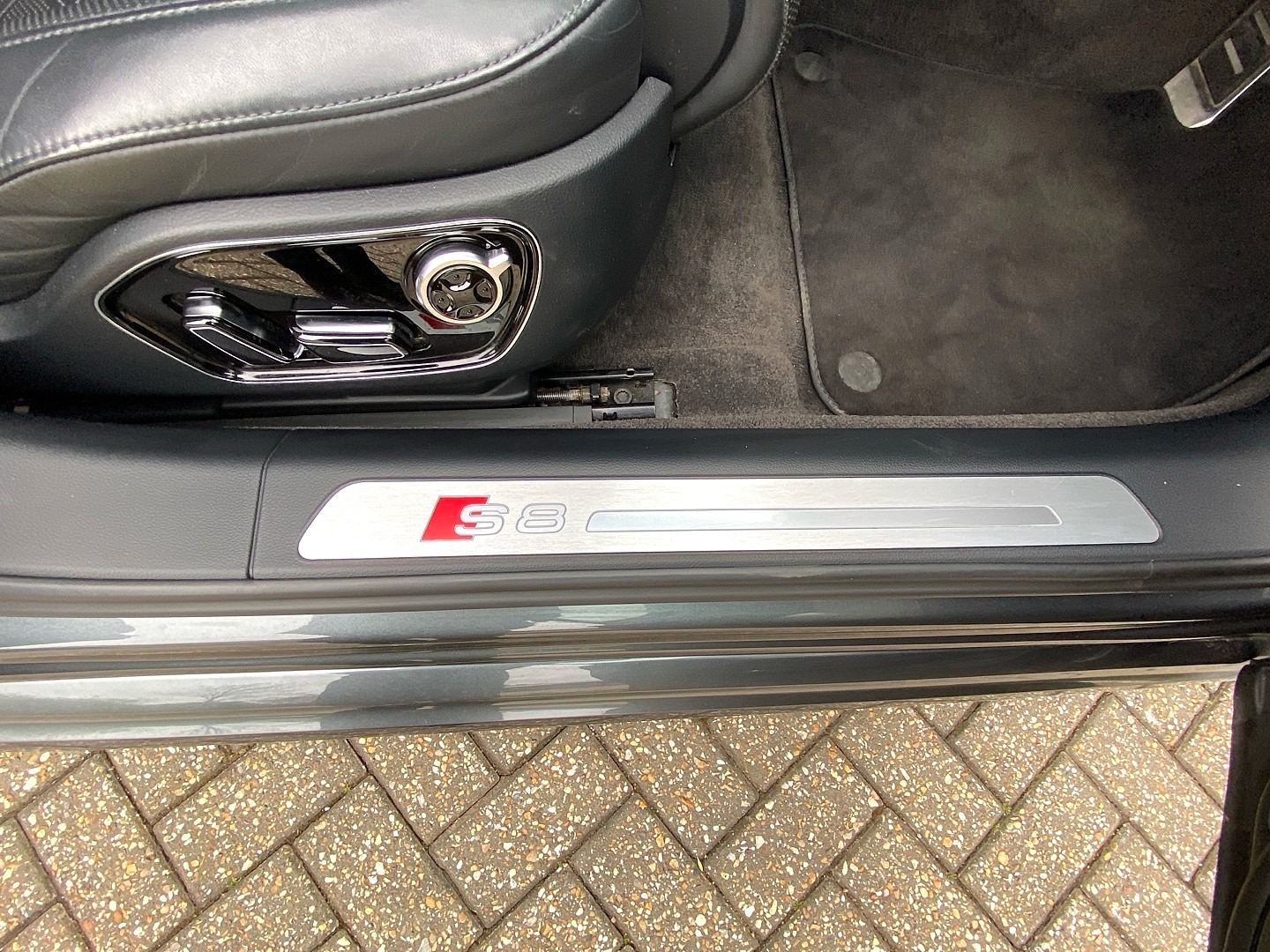 Used Audi S8 2015 for sale - 78106804: Photo 24