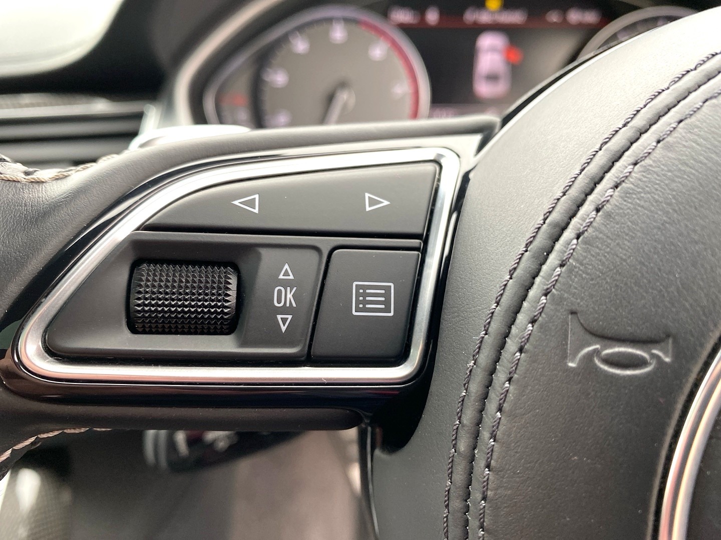 Used Audi S8 2015 for sale - 78106804: Photo 26