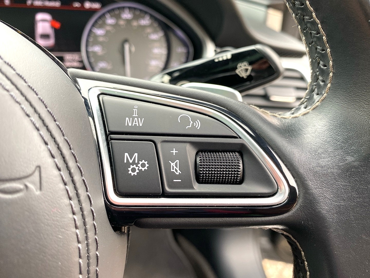 Used Audi S8 2015 for sale - 78106804: Photo 27