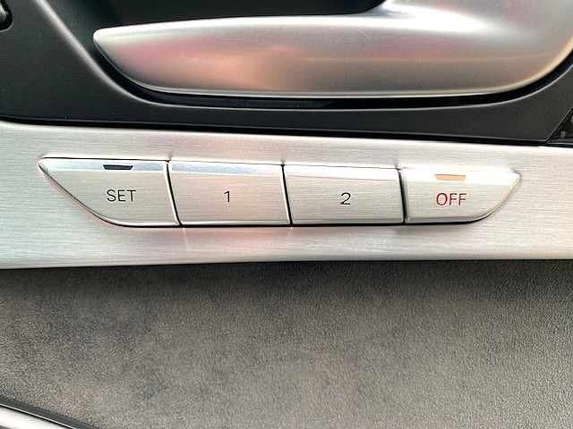 Used Audi S8 2015 for sale - 78106804: Photo 31