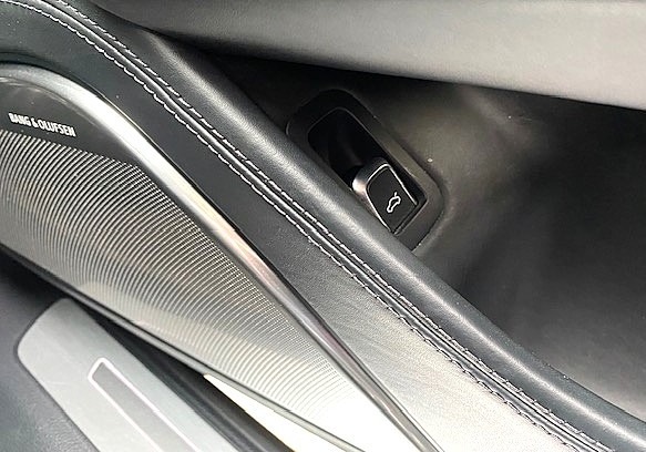 Used Audi S8 2015 for sale - 78106804: Photo 51