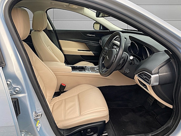 Used Jaguar XE 2015 for sale - 76157486: Photo 12