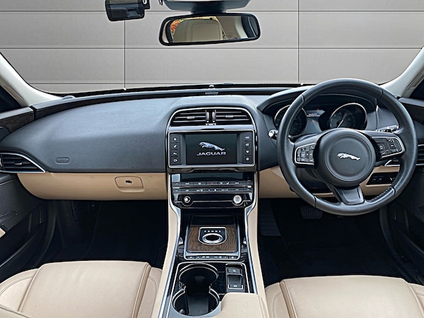 Used Jaguar XE 2015 for sale - 76157486: Photo 13