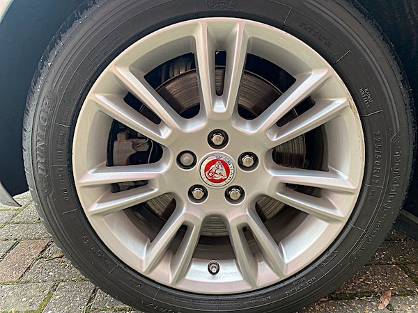 Used Jaguar XE 2015 for sale - 76157486: Photo 18
