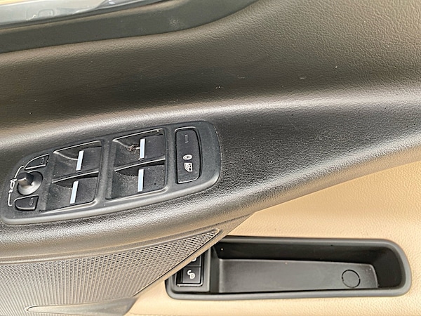Used Jaguar XE 2015 for sale - 76157486: Photo 21