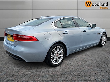 Used Jaguar XE 2015 for sale - 76157486: Photo 2