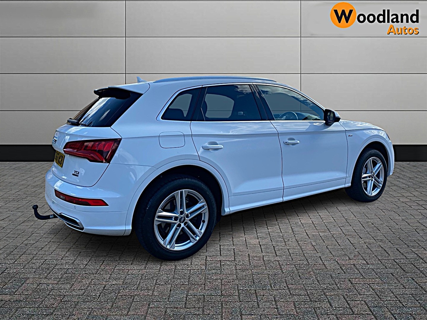 Used Audi Q5 2017 for sale - 76079370: Photo 2