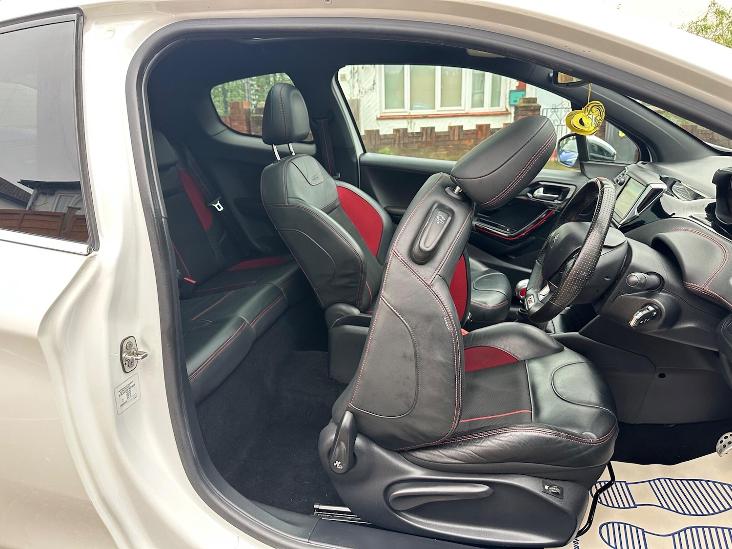 Used Peugeot 208 2015 for sale - 76886905: Photo 12