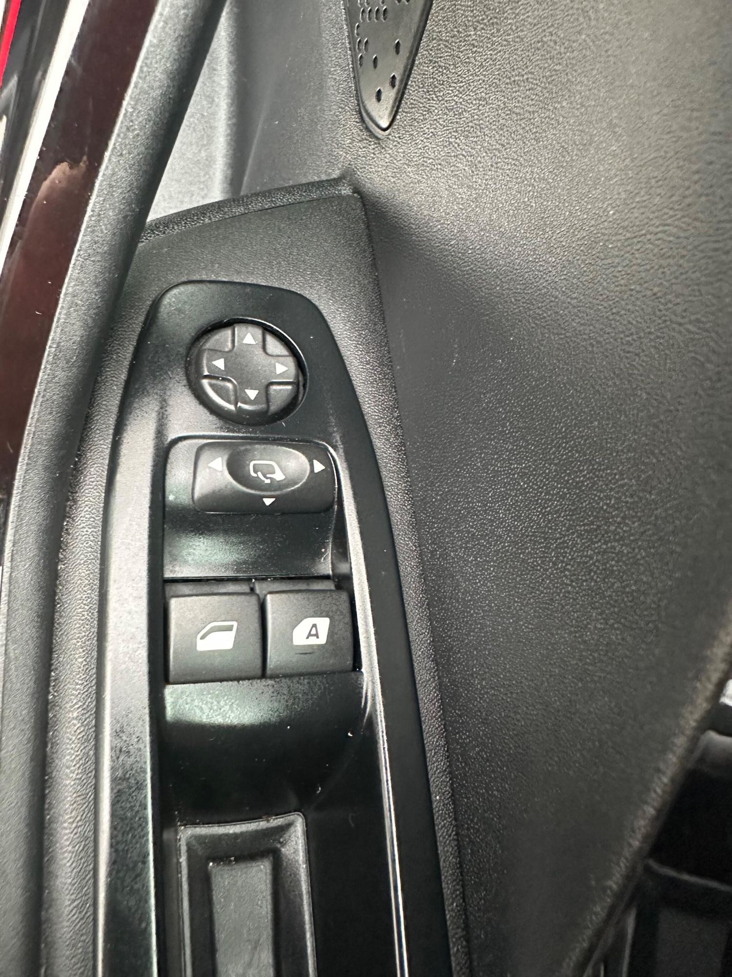 Used Peugeot 208 2015 for sale - 76886905: Photo 15