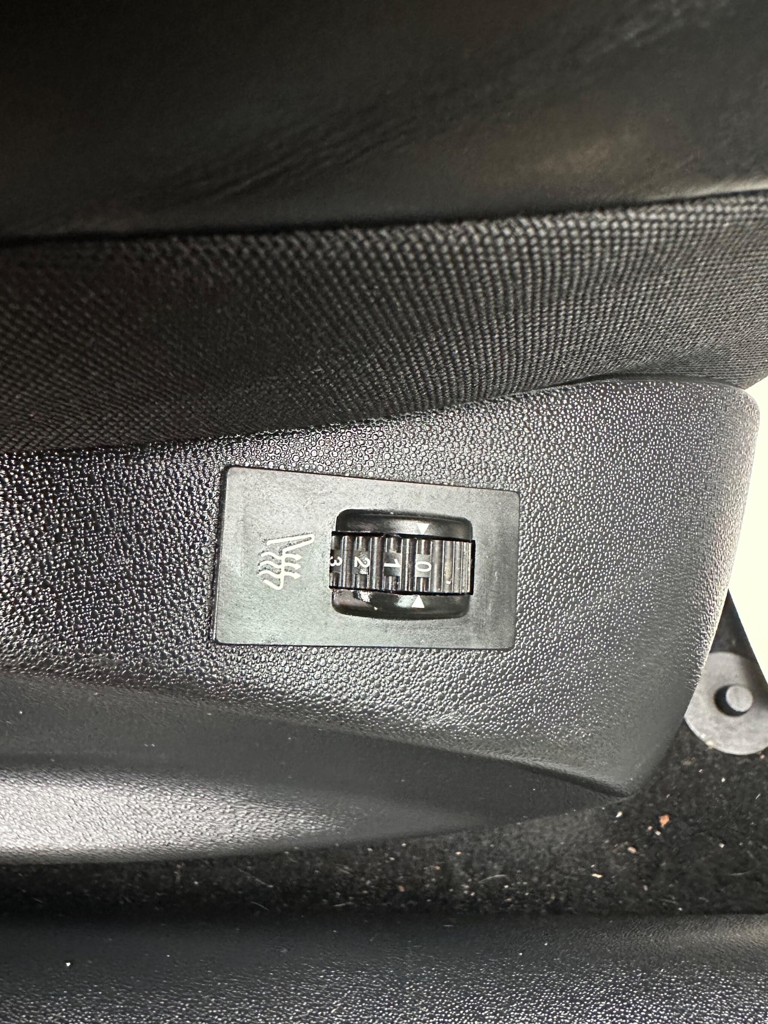 Used Peugeot 208 2015 for sale - 76886905: Photo 16