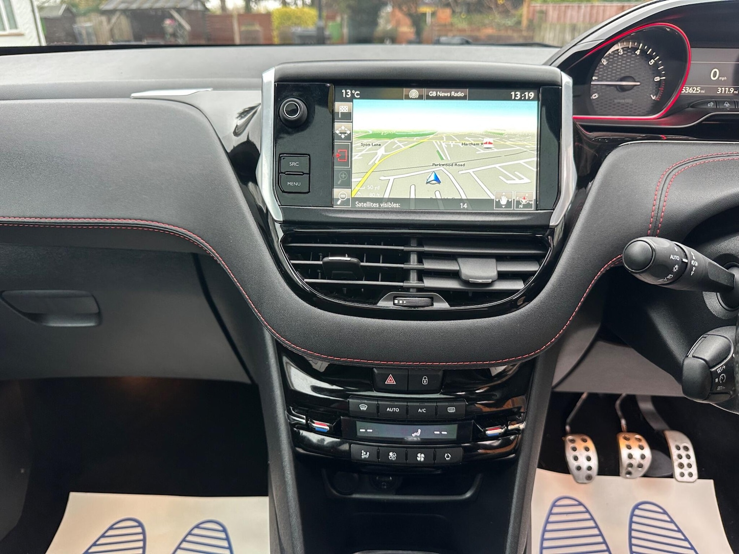 Used Peugeot 208 2015 for sale - 76886905: Photo 26