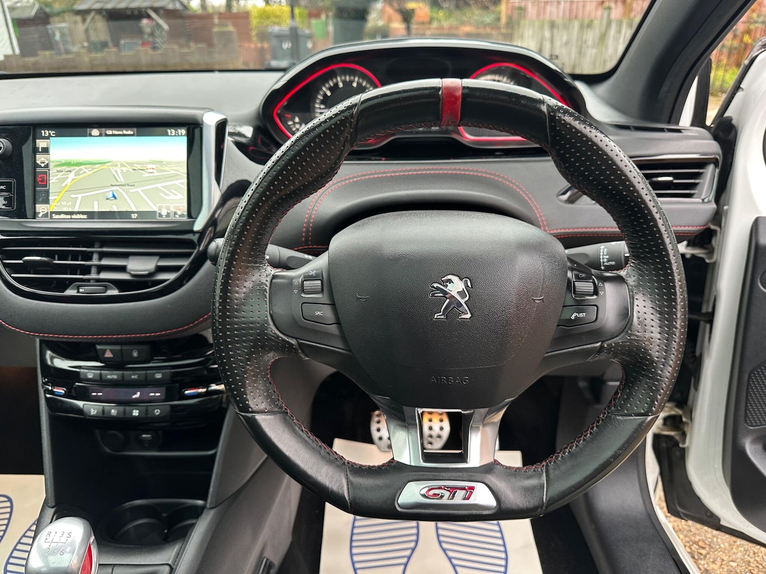 Used Peugeot 208 2015 for sale - 76886905: Photo 30