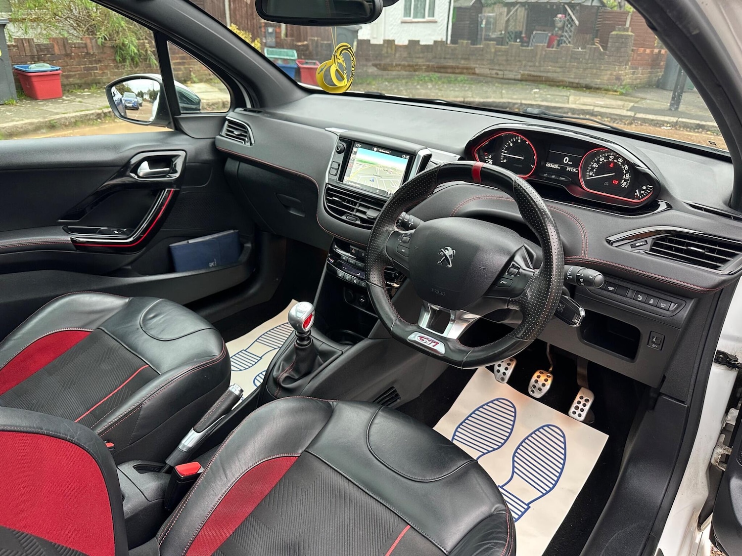 Used Peugeot 208 2015 for sale - 76886905: Photo 36