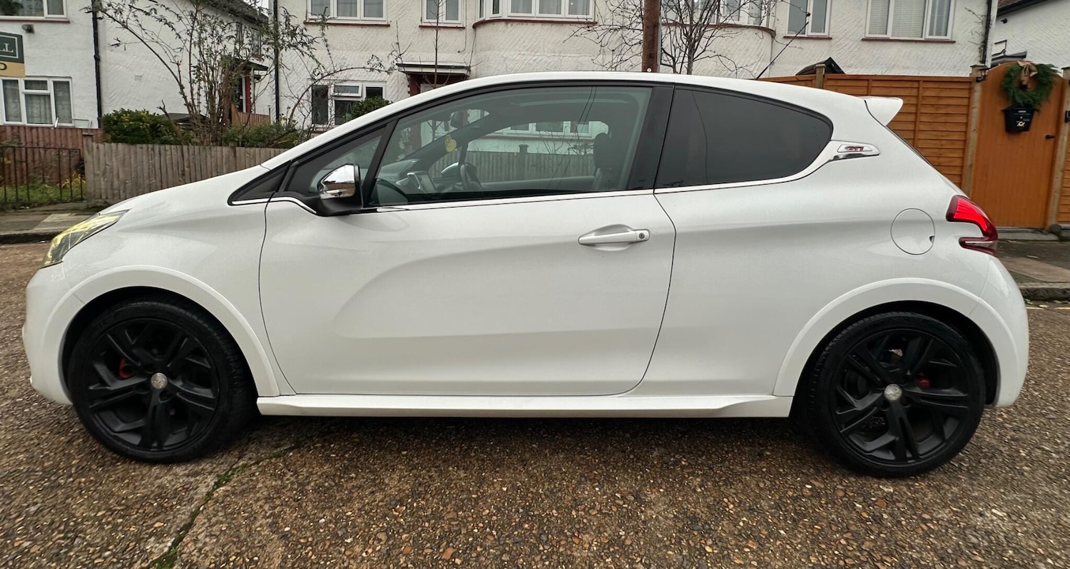 Used Peugeot 208 2015 for sale - 76886905: Photo 5