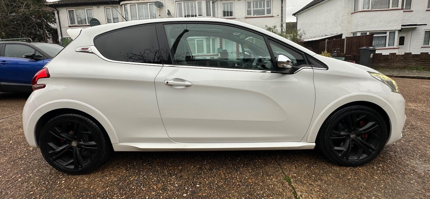 Used Peugeot 208 2015 for sale - 76886905: Photo 7