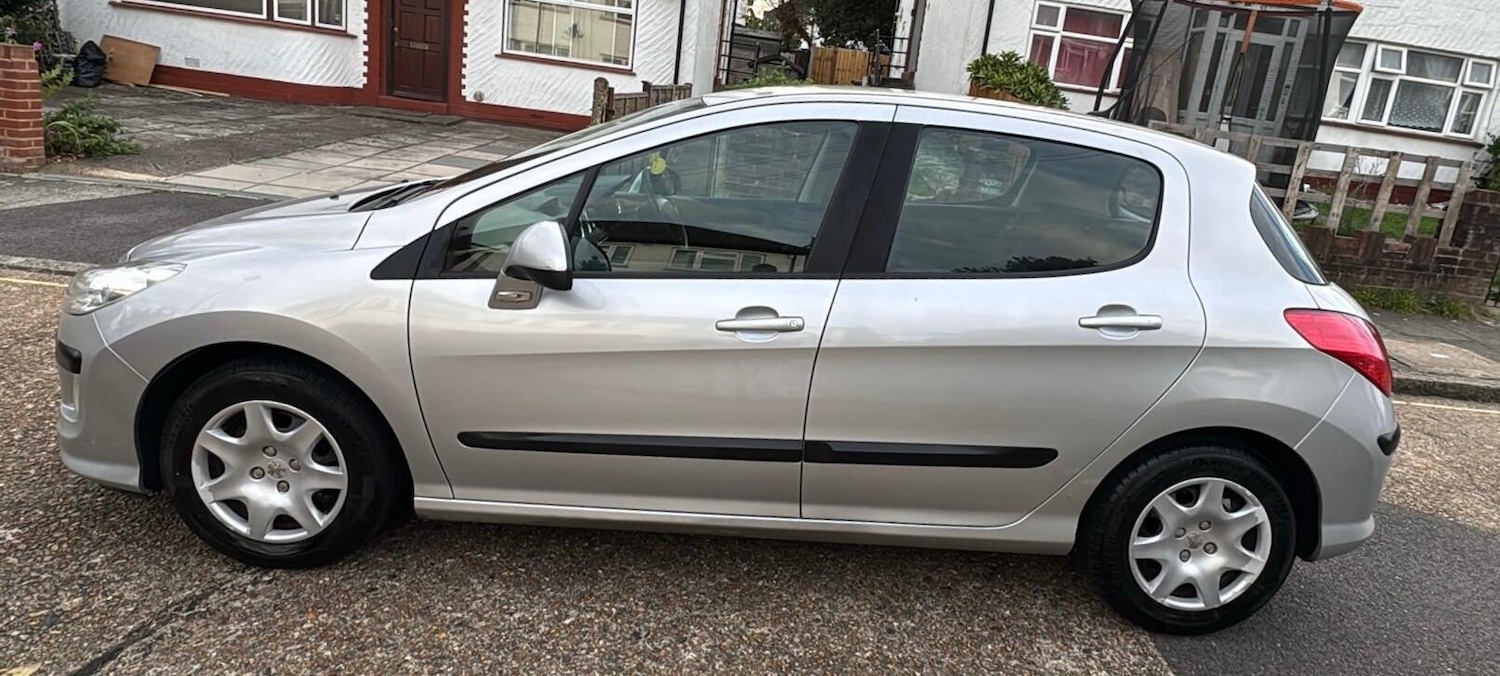 Used Peugeot 308 2010 for sale - 76153196: Photo 5