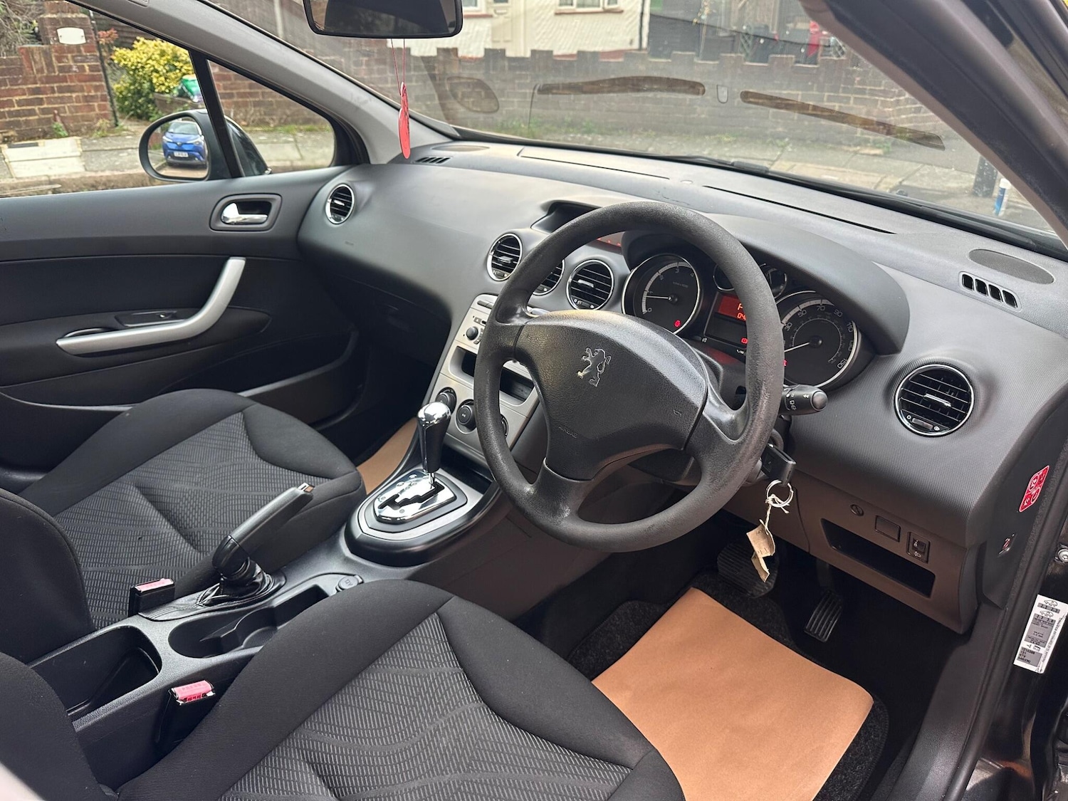 Used Peugeot 308 2010 for sale - 76499167: Photo 11