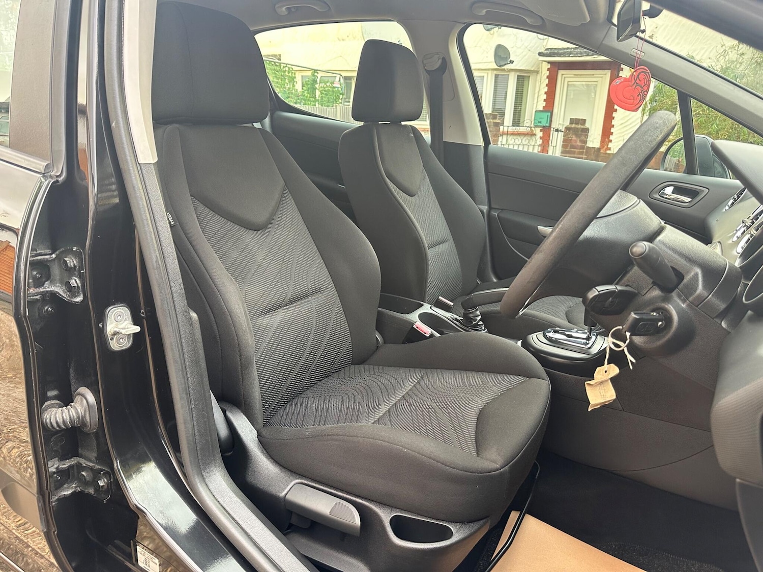 Used Peugeot 308 2010 for sale - 76499167: Photo 12