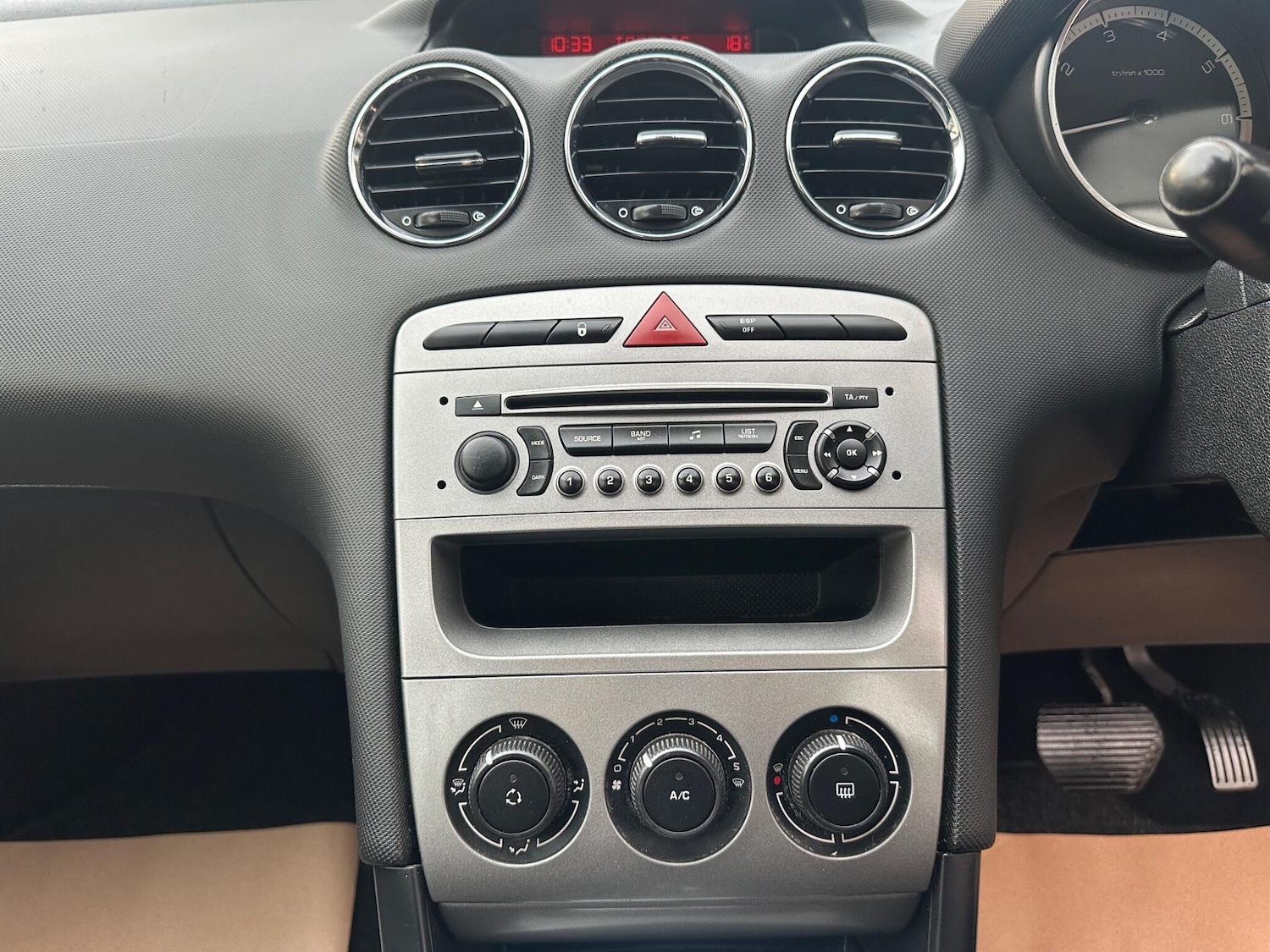 Used Peugeot 308 2010 for sale - 76499167: Photo 19