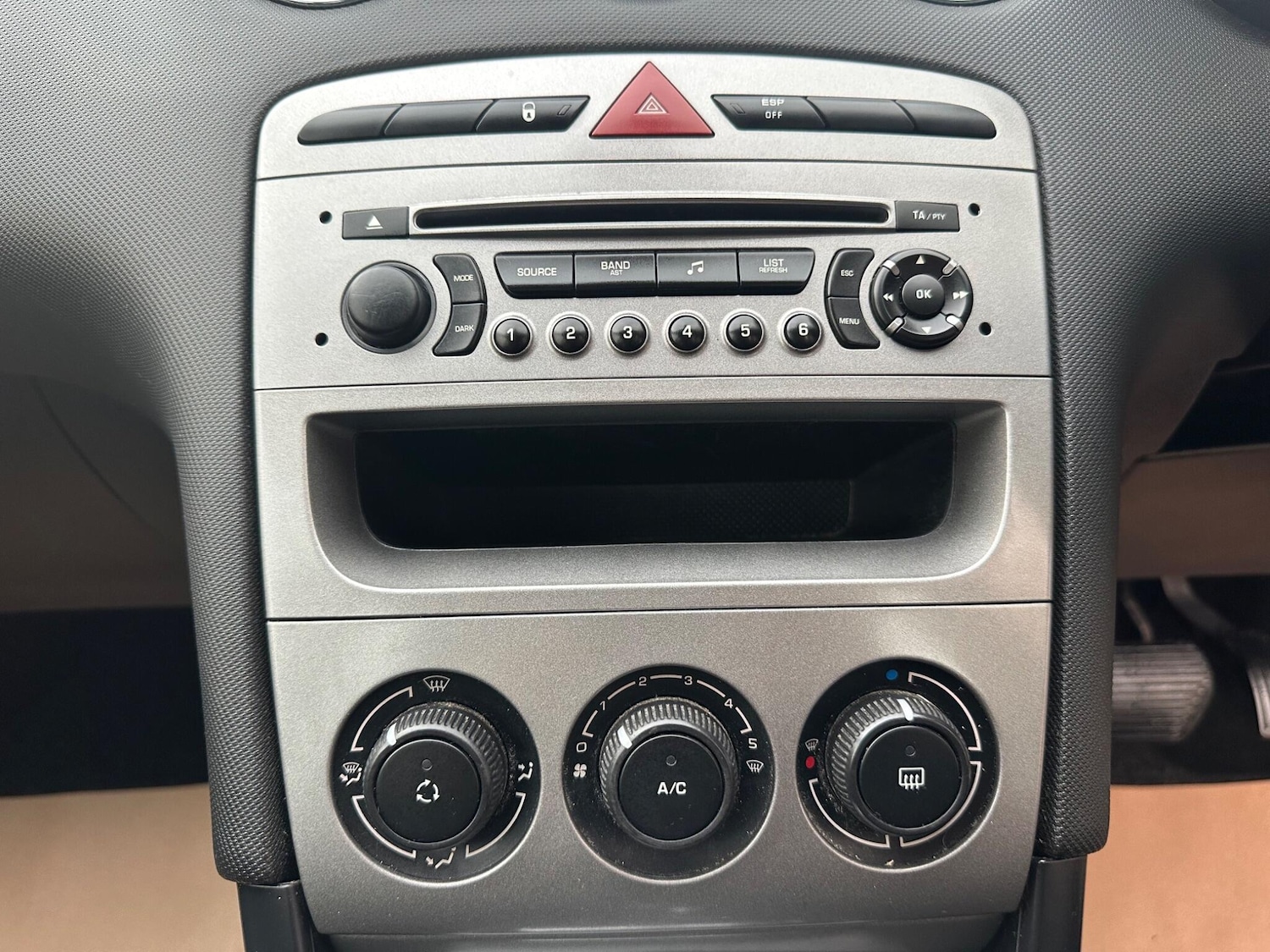 Used Peugeot 308 2010 for sale - 76499167: Photo 25