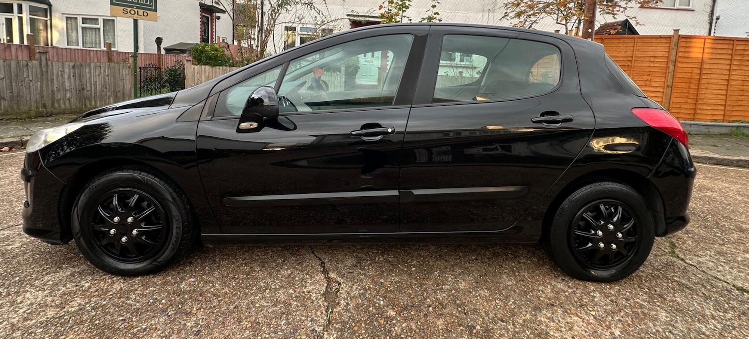 Used Peugeot 308 2010 for sale - 76499167: Photo 5