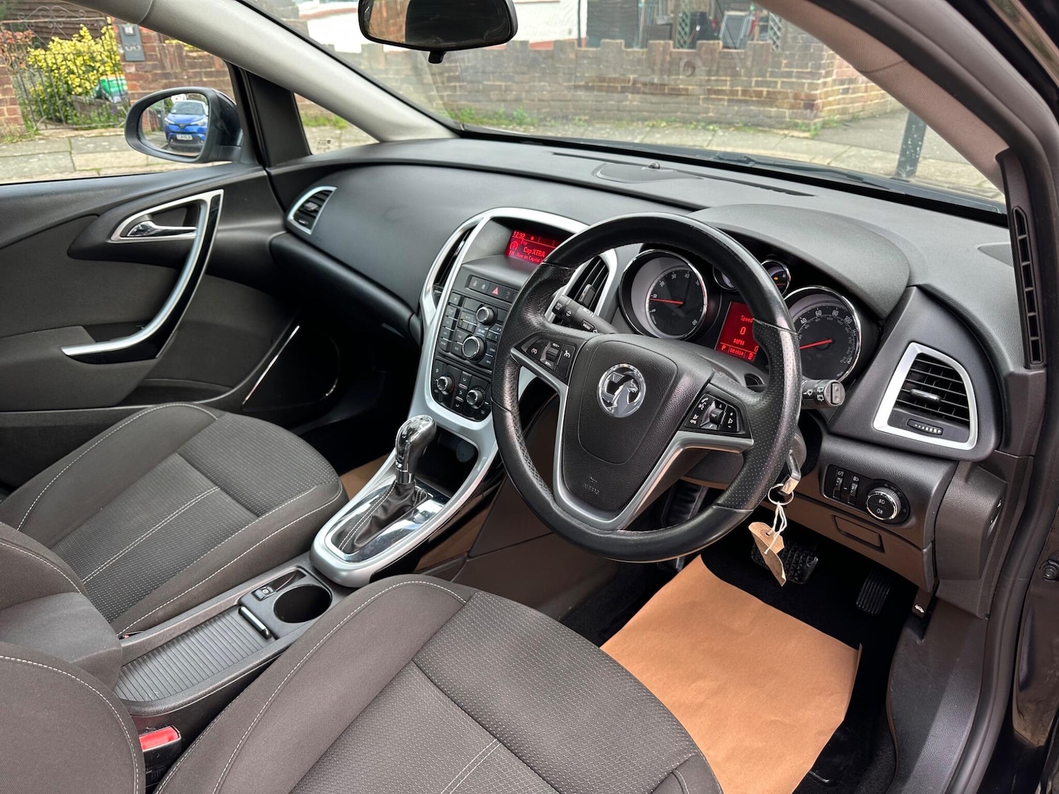 Used Vauxhall Astra 2010 for sale - 76562218: Photo 11