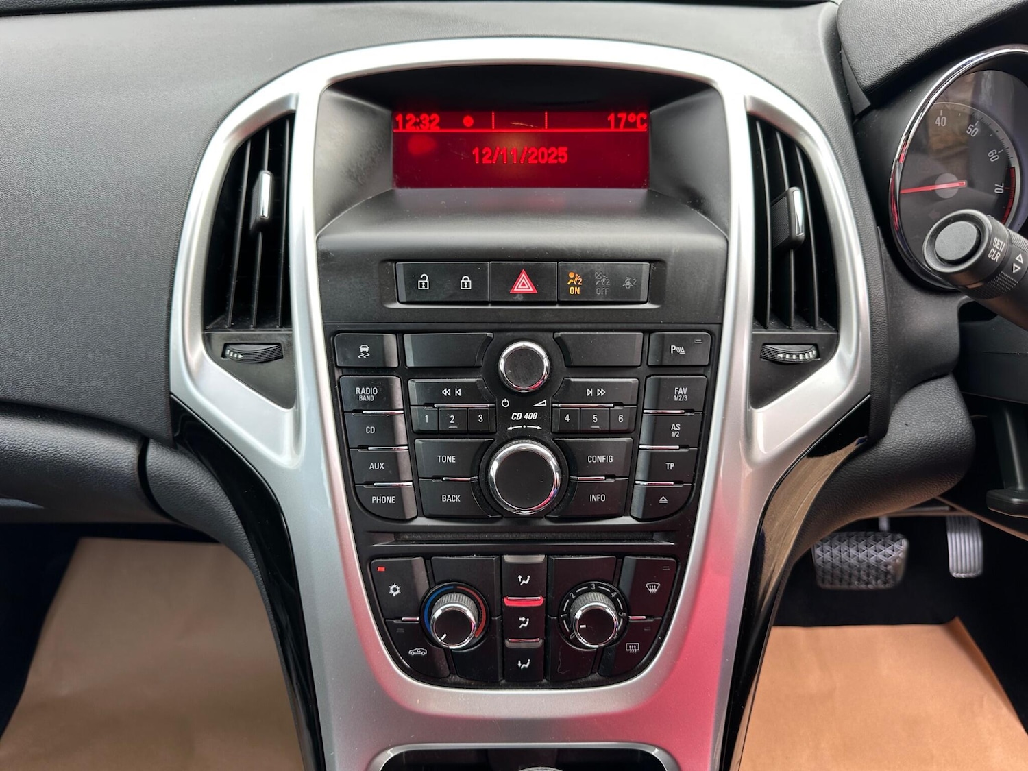 Used Vauxhall Astra 2010 for sale - 76562218: Photo 22