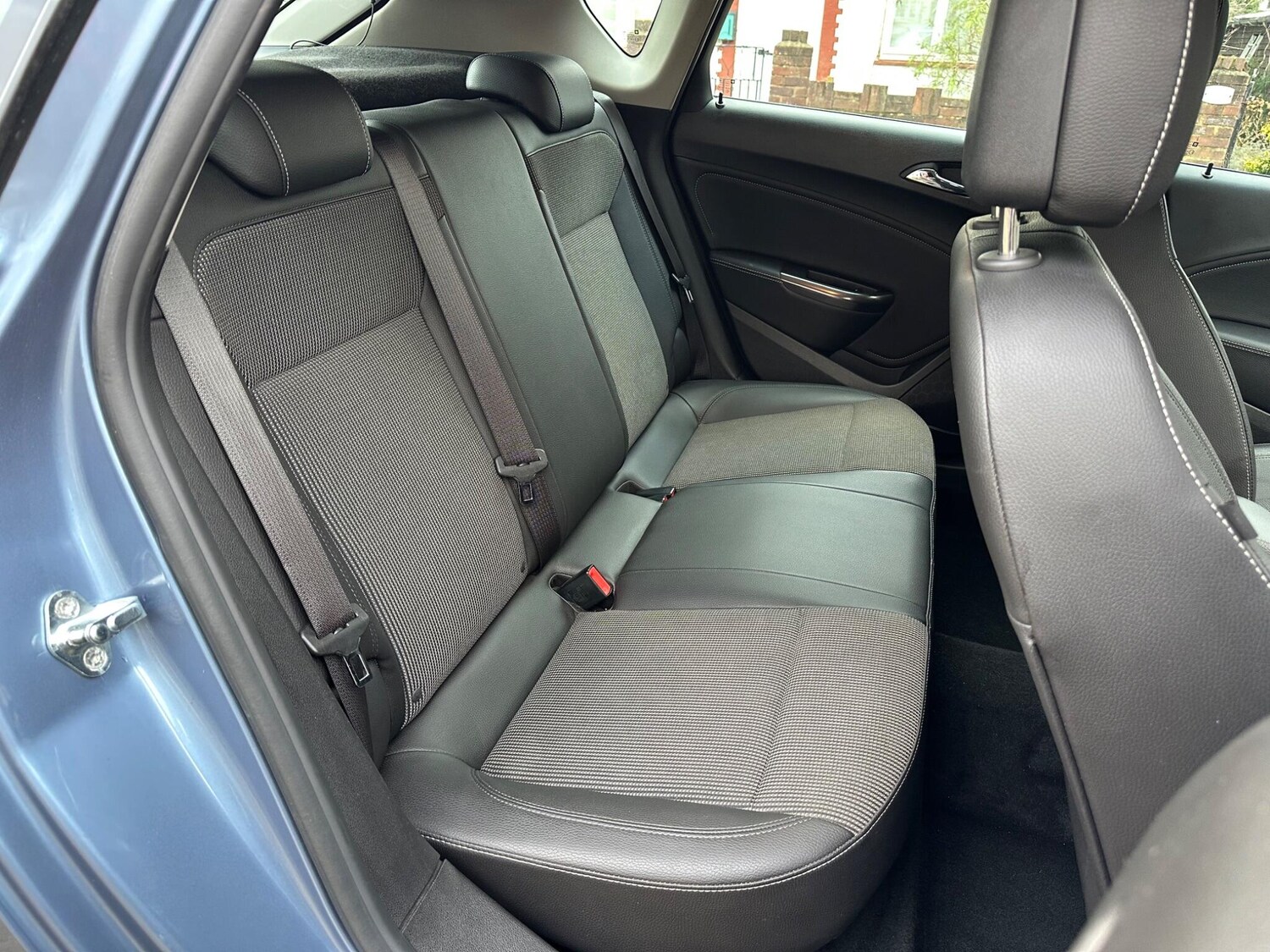 Used Vauxhall Astra 2010 for sale - 78058237: Photo 13