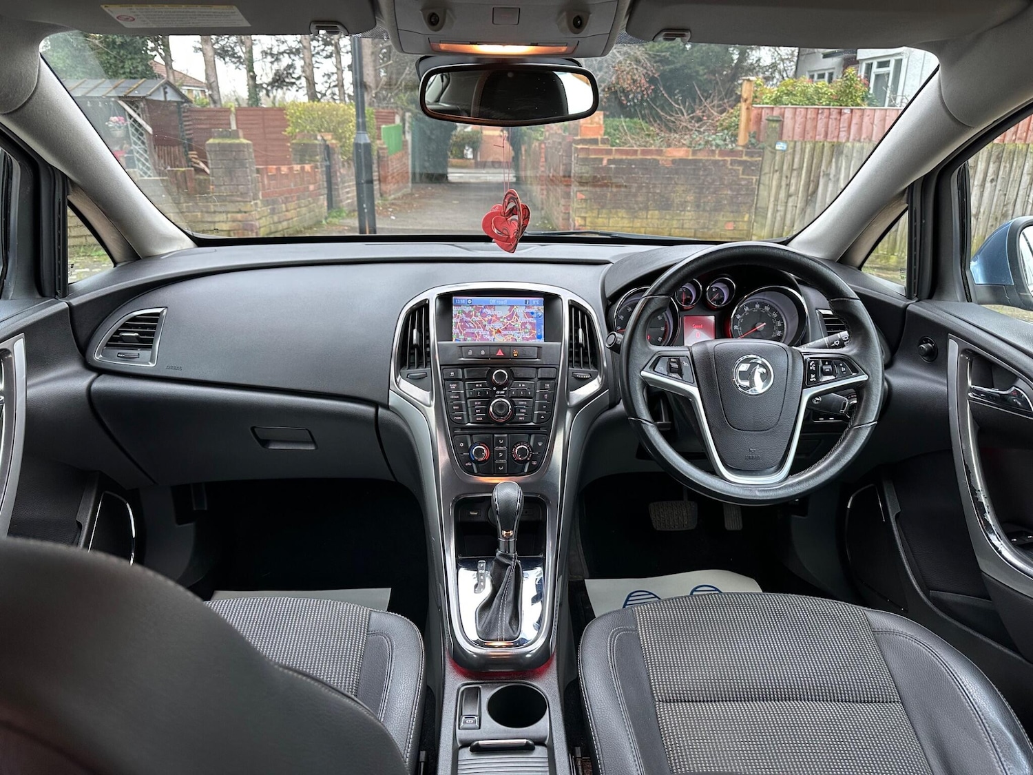 Used Vauxhall Astra 2010 for sale - 78058237: Photo 9