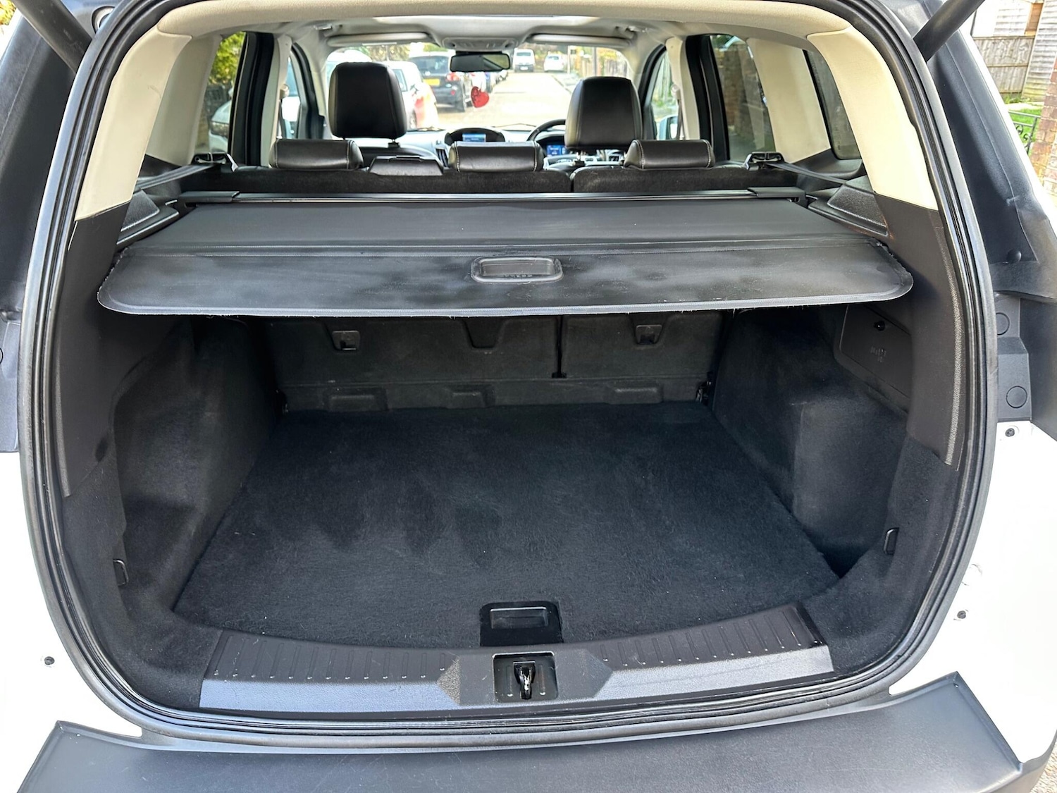 Used Ford Kuga 2014 for sale - 77560011: Photo 32